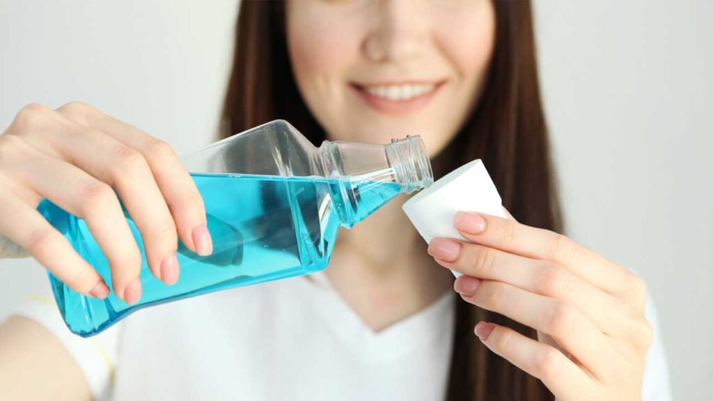 How to Choose the Right Mouthwash for Your Dental Needs