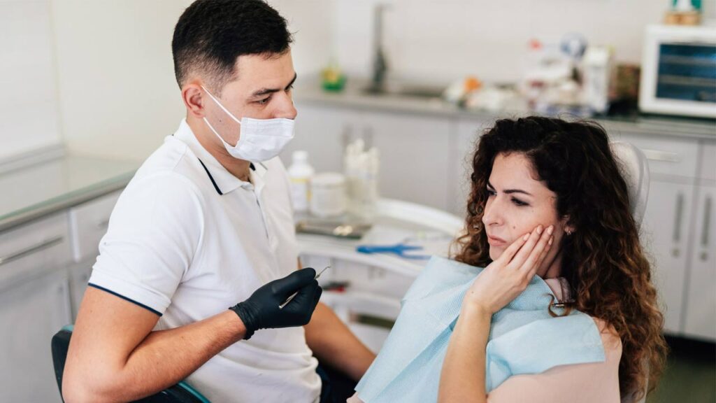 What are the early signs of dental trouble?