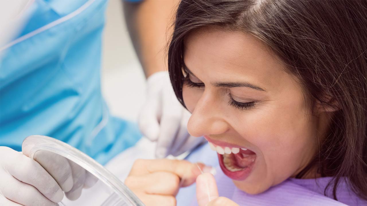 What foods cause dental problems?