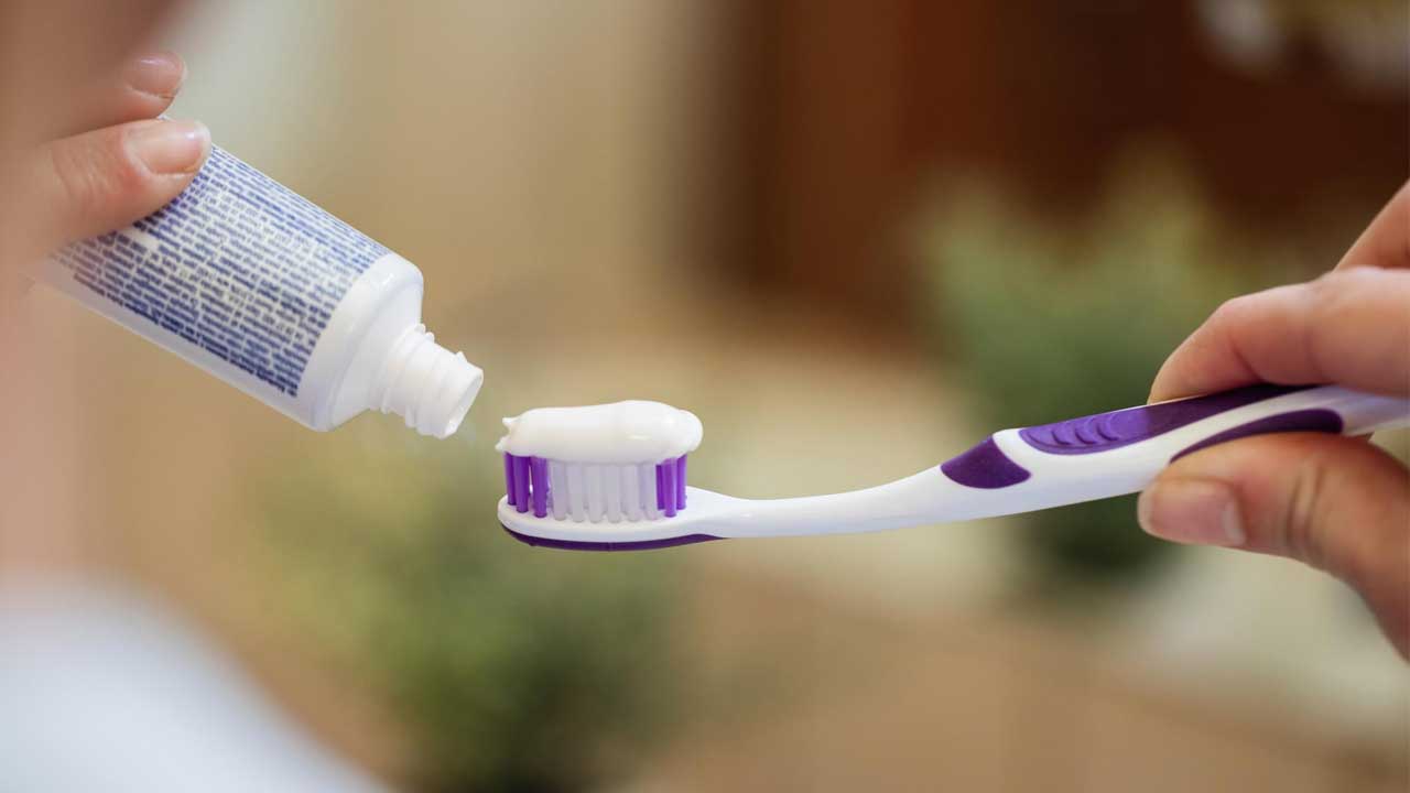 The Pros and Cons of Using a Toothpaste for Sensitive Teeth: What You Need to Know