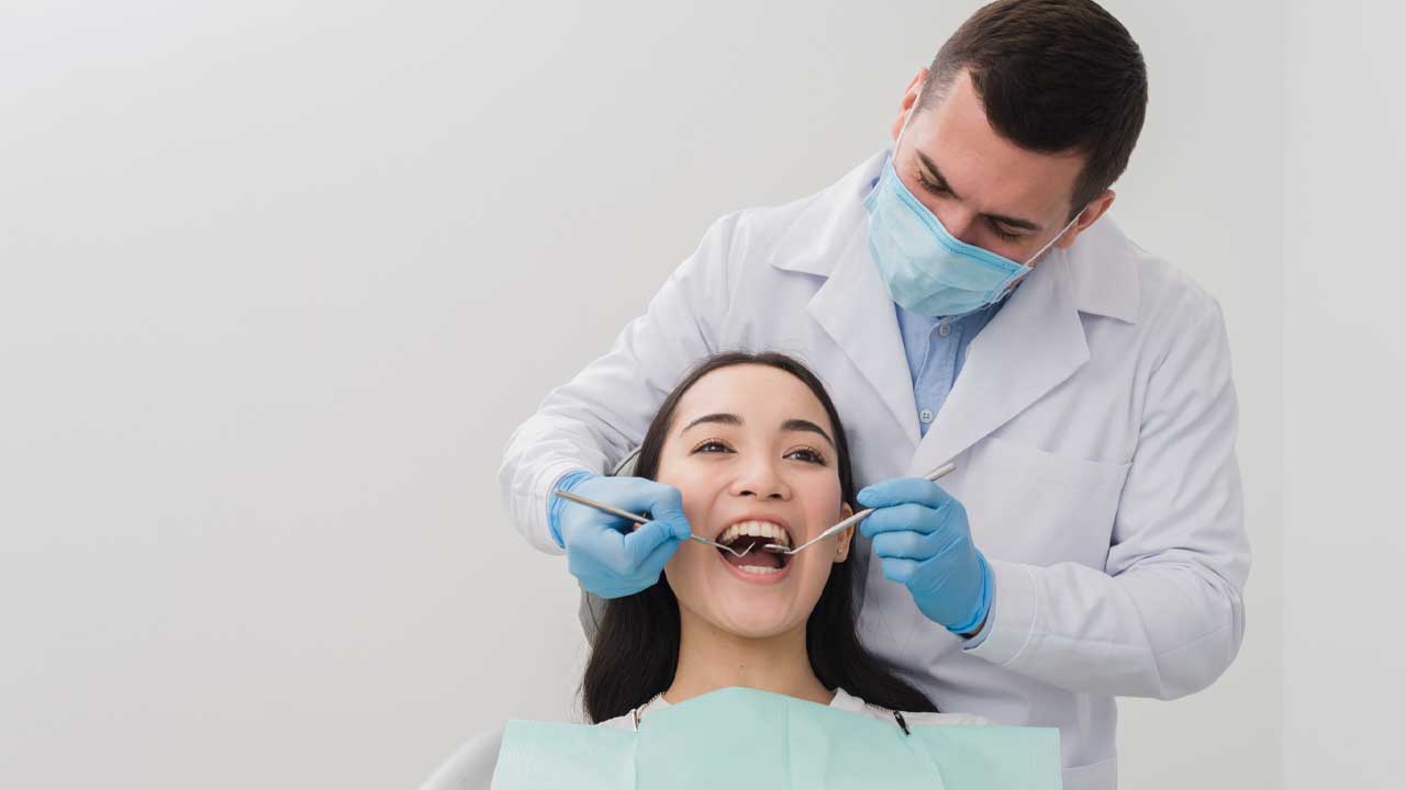 A Review of the Top Dental Retainer Case Brands on the Market