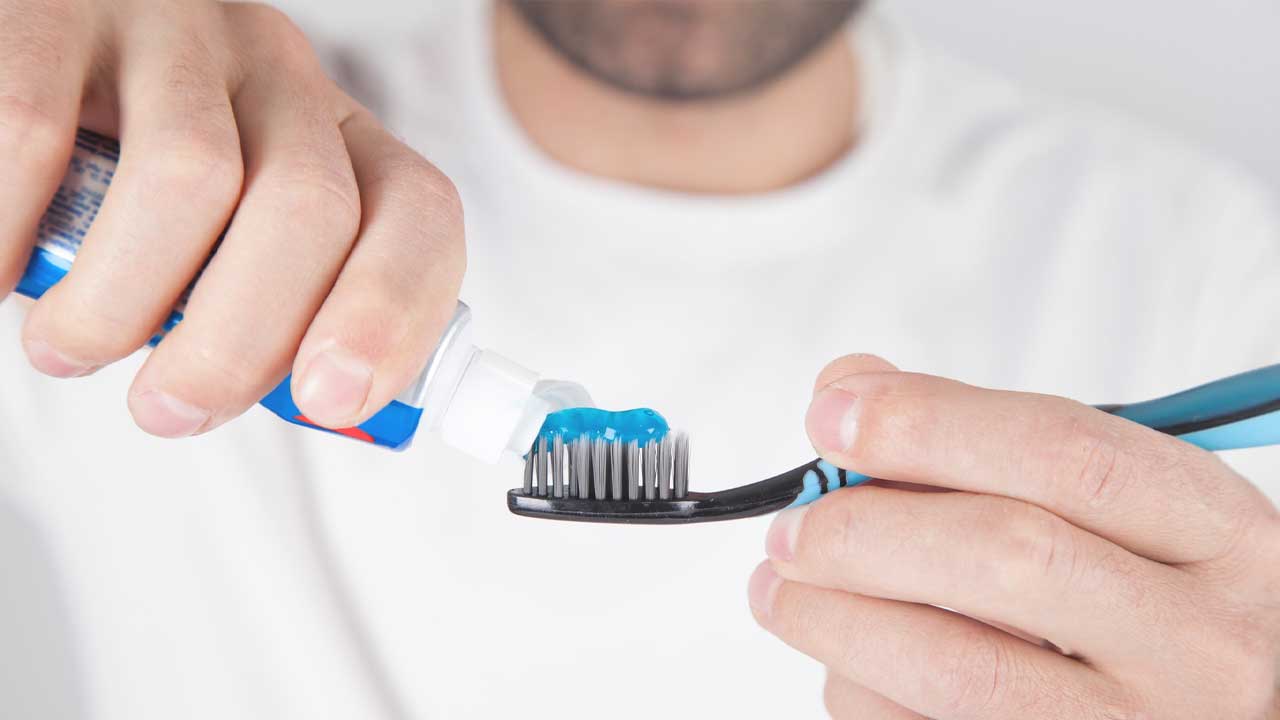 A Guide to Teeth Whitening Gels: How They Work and Their Benefits ...